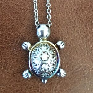 SILVER TURTLE NECKLACE